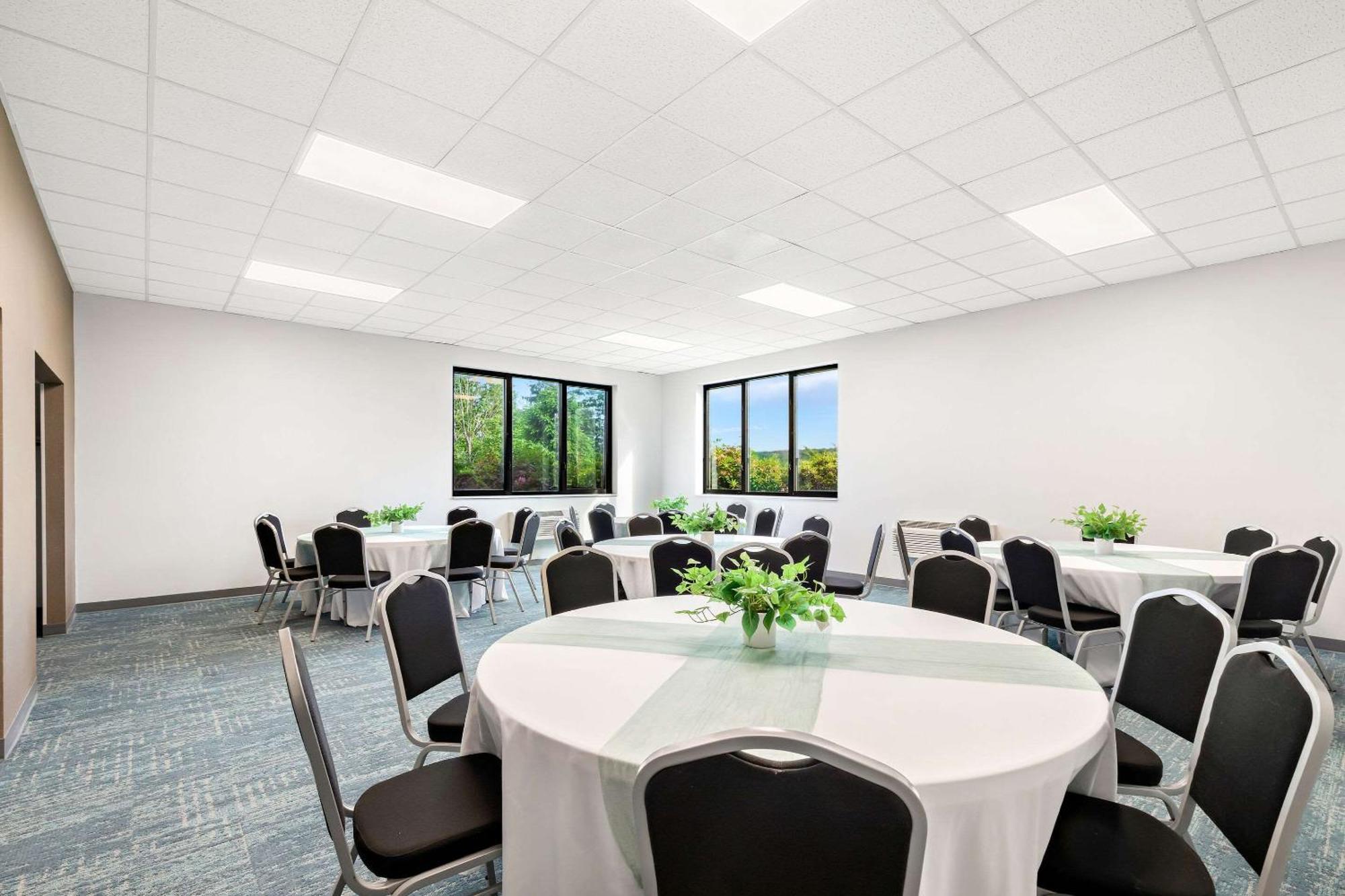 Comfort Inn Pocono Lakes Region Lake Ariel Extérieur photo